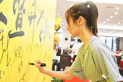 對于藝術生文化課的輔導,要選擇合適自己的 對于藝術生文化課的輔導,要選擇合適自己的